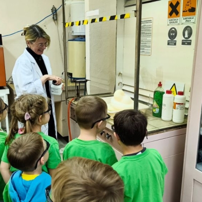 Wycieczka grupy zielonej 5 latków na Politechnikę Warszawską (filia w Płocku)_2